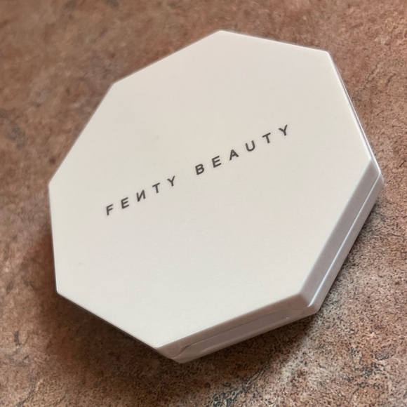fenty beauty highlighter - Picture 5 of 7